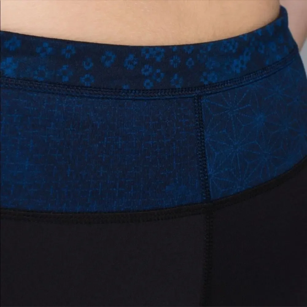 Lululemon Reversible Wunder Under Crop II Size 6
